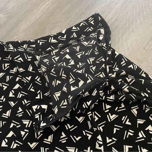 Forever21 Flounced Mini Skirt Black White Geometric Large Party Feminine - Picture 8 of 11